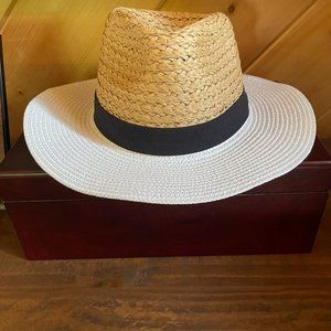 Zara Beach Hat Size Medium